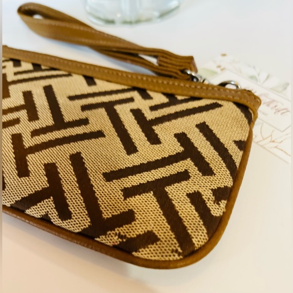 TIGNANELLO Wristlet Signature Canvas Top Zip Khaki Saddle - Picture 6 of 11